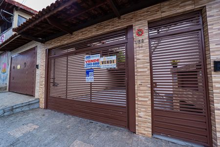 Casa à venda com 90m², 2 quartos e 1 vagaFachada e Placa