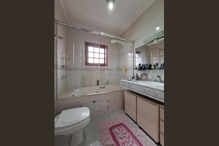 Casa para alugar com 300m², 3 quartos e 3 vagas Casa para alugar com 300m², 3 quartos e 3 vagasBanheiro Suíte 1