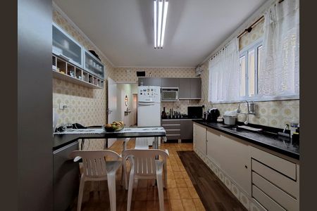 Casa para alugar com 300m², 3 quartos e 3 vagas Casa para alugar com 300m², 3 quartos e 3 vagasCozinha