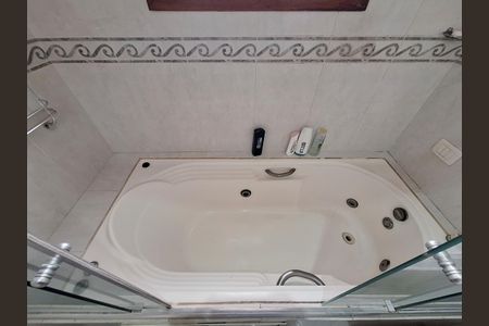 Casa para alugar com 300m², 3 quartos e 3 vagas Casa para alugar com 300m², 3 quartos e 3 vagasBanheiro Suíte 1