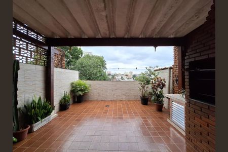 Casa para alugar com 300m², 3 quartos e 3 vagas Casa para alugar com 300m², 3 quartos e 3 vagasQuintal