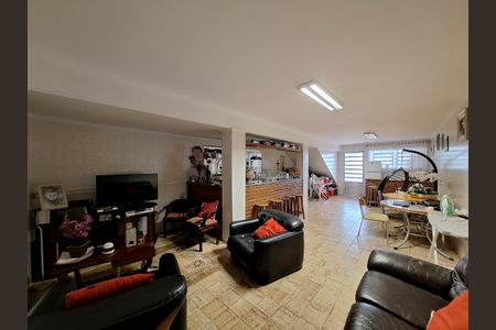 Casa para alugar com 300m², 3 quartos e 3 vagas Casa para alugar com 300m², 3 quartos e 3 vagasÁrea comum - Salão