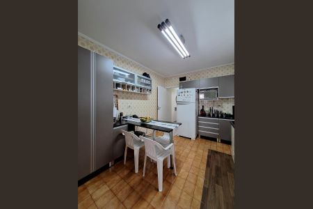 Casa para alugar com 300m², 3 quartos e 3 vagas Casa para alugar com 300m², 3 quartos e 3 vagasCozinha