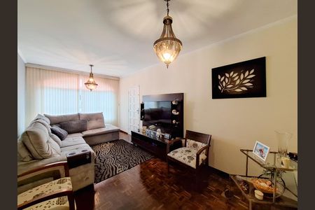 Casa para alugar com 300m², 3 quartos e 3 vagas Casa para alugar com 300m², 3 quartos e 3 vagasSala