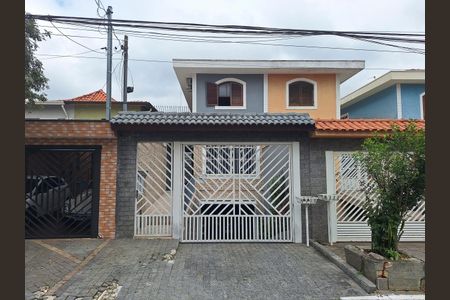 Casa para alugar com 300m², 3 quartos e 3 vagas Casa para alugar com 300m², 3 quartos e 3 vagasFachada