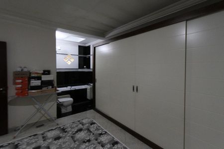 Casa à venda com 400m², 3 quartos e 2 vagas Casa à venda com 400m², 3 quartos e 2 vagasSuite