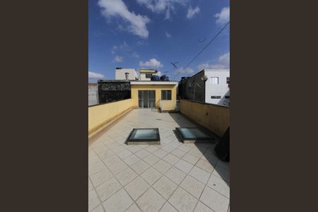 Casa à venda com 400m², 3 quartos e 2 vagas Casa à venda com 400m², 3 quartos e 2 vagasTerraço