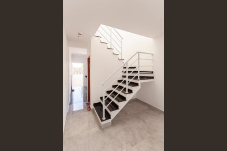 Casa à venda com 141m², 3 quartos e 2 vagasEscada