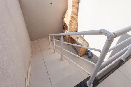 Casa à venda com 141m², 3 quartos e 2 vagasEscada  da Área de Serviço