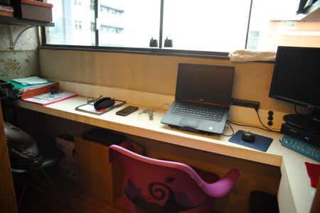 Apartamento à venda com 106m², 2 quartos e 2 vagasEscritório/Sala