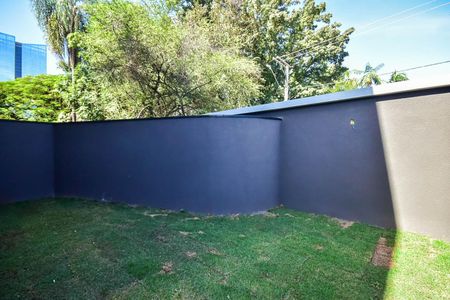 Casa de condomínio à venda com 201m², 3 quartos e 2 vagasQuintal