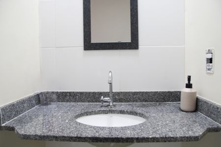 Apartamento à venda com 47m², 2 quartos e 1 vagaBanheiro Social