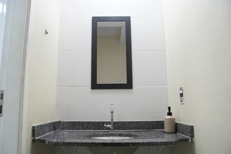 Apartamento à venda com 47m², 2 quartos e 1 vagaBanheiro Social