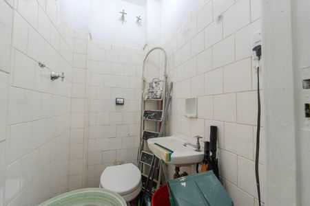 Apartamento à venda com 63m², 1 quarto e sem vaga Apartamento à venda com 63m², 1 quarto e sem vagaBanheiro de serviço