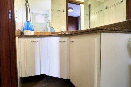 Apartamento para alugar com 65m², 2 quartos e 1 vagaSuíte Banheiro