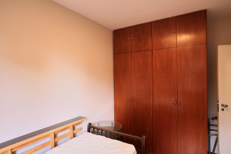 Apartamento para alugar com 65m², 2 quartos e 1 vagaQuarto 