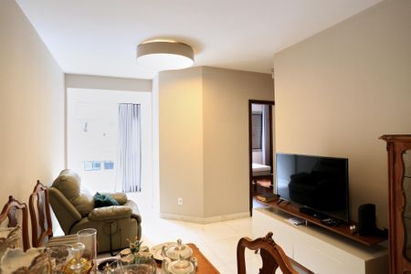 Apartamento para alugar com 65m², 2 quartos e 1 vagaSala