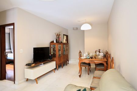 Apartamento para alugar com 65m², 2 quartos e 1 vagaSala