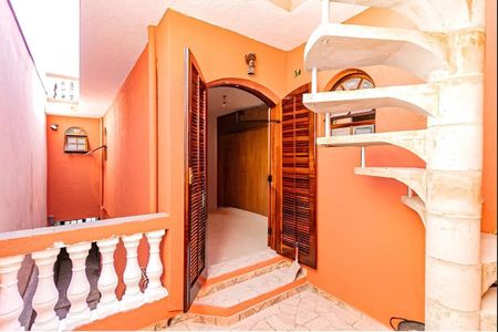 Casa à venda com 140m², 2 quartos e 2 vagasFoto 01