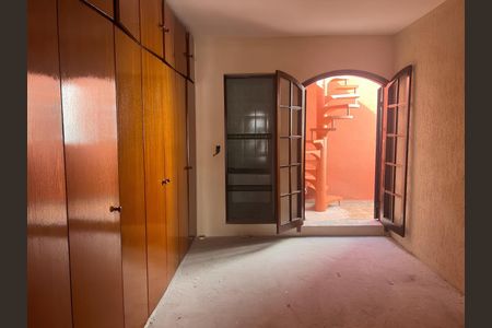 Casa à venda com 140m², 2 quartos e 2 vagasFoto 01