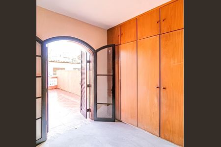 Casa à venda com 140m², 2 quartos e 2 vagasFoto 01