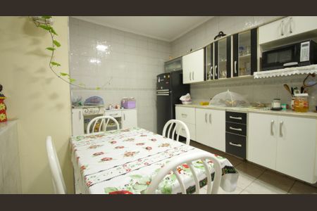 Casa à venda com 120m², 3 quartos e 2 vagas Casa à venda com 120m², 3 quartos e 2 vagasCozinha