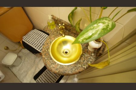 Casa à venda com 120m², 3 quartos e 2 vagas Casa à venda com 120m², 3 quartos e 2 vagasLavabo