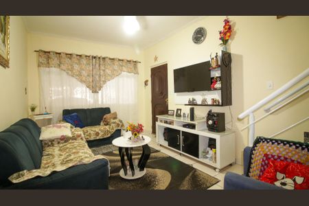 Casa à venda com 120m², 3 quartos e 2 vagas Casa à venda com 120m², 3 quartos e 2 vagasSala