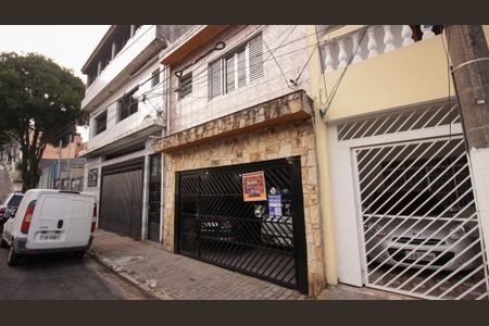 Casa à venda com 120m², 3 quartos e 2 vagas Casa à venda com 120m², 3 quartos e 2 vagasFachada