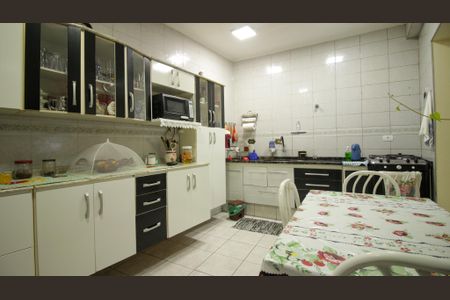 Casa à venda com 120m², 3 quartos e 2 vagas Casa à venda com 120m², 3 quartos e 2 vagasCozinha