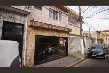 Casa à venda com 120m², 3 quartos e 2 vagas Casa à venda com 120m², 3 quartos e 2 vagasFachada