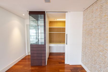 Apartamento à venda com 177m², 3 quartos e 3 vagasEscritório