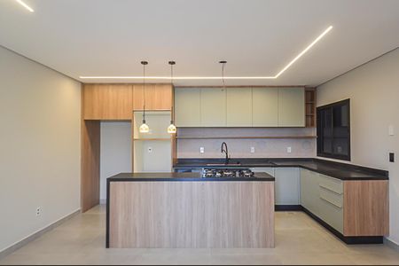 Casa à venda com 156m², 3 quartos e 4 vagas Casa à venda com 156m², 3 quartos e 4 vagasSala/Cozinha