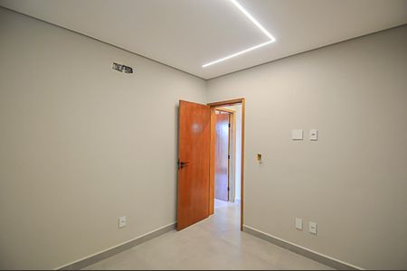 Casa à venda com 156m², 3 quartos e 4 vagas Casa à venda com 156m², 3 quartos e 4 vagasQuarto 2