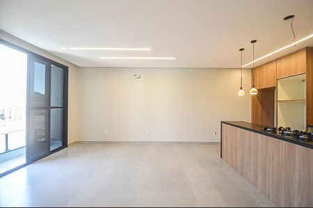 Casa à venda com 156m², 3 quartos e 4 vagas Casa à venda com 156m², 3 quartos e 4 vagasSala/Cozinha