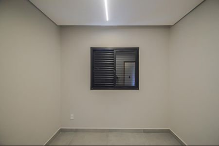 Casa à venda com 156m², 3 quartos e 4 vagas Casa à venda com 156m², 3 quartos e 4 vagasQuarto 2