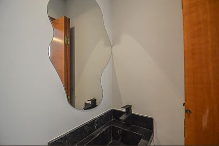 Casa à venda com 156m², 3 quartos e 4 vagas Casa à venda com 156m², 3 quartos e 4 vagasBanheiro de serviço