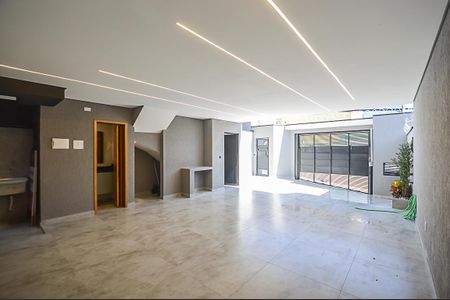 Casa à venda com 156m², 3 quartos e 4 vagas Casa à venda com 156m², 3 quartos e 4 vagasGaragem