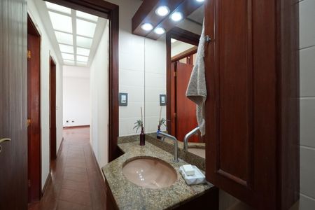Apartamento à venda com 157m², 2 quartos e 2 vagasBanheiro social