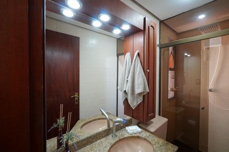 Apartamento à venda com 157m², 2 quartos e 2 vagasBanheiro social