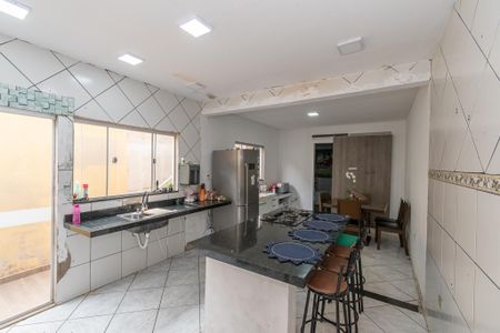 Casa para alugar com 481m², 3 quartos e 2 vagasCozinha 