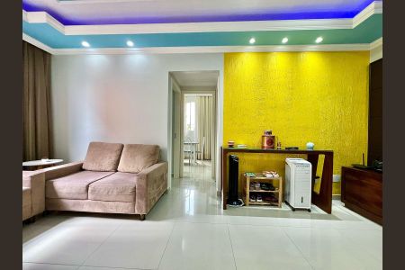 Apartamento à venda com 60m², 3 quartos e 1 vaga Apartamento à venda com 60m², 3 quartos e 1 vagaSala