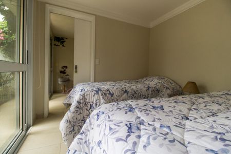 Casa de condomínio à venda com 182m², 5 quartos e 2 vagasQuarto 3