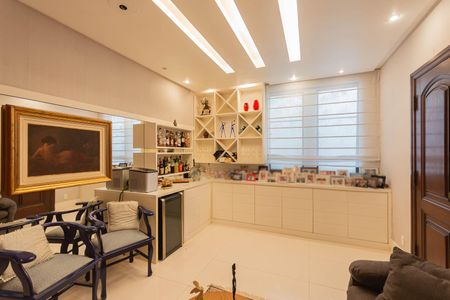 Casa à venda com 600m², 4 quartos e sem vagaSala