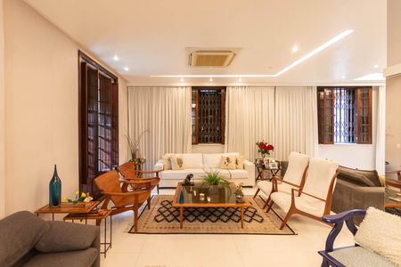 Casa à venda com 600m², 4 quartos e sem vagaSala