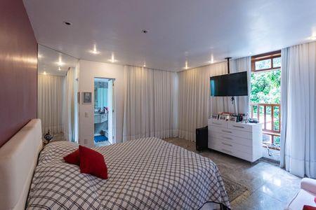 Casa à venda com 600m², 4 quartos e sem vagaSuíte 1