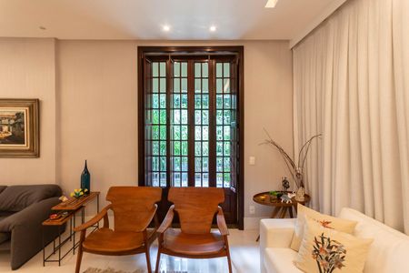 Casa à venda com 600m², 4 quartos e sem vagaSala