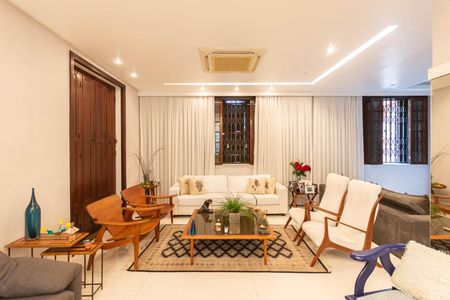 Casa à venda com 600m², 4 quartos e sem vagaSala