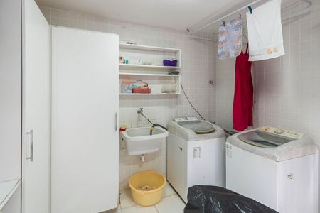 Casa à venda com 600m², 4 quartos e sem vagaÁrea de Serviço