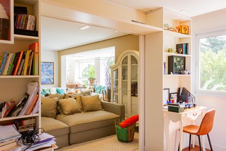 Apartamento à venda com 226m², 3 quartos e 4 vagasSala 2